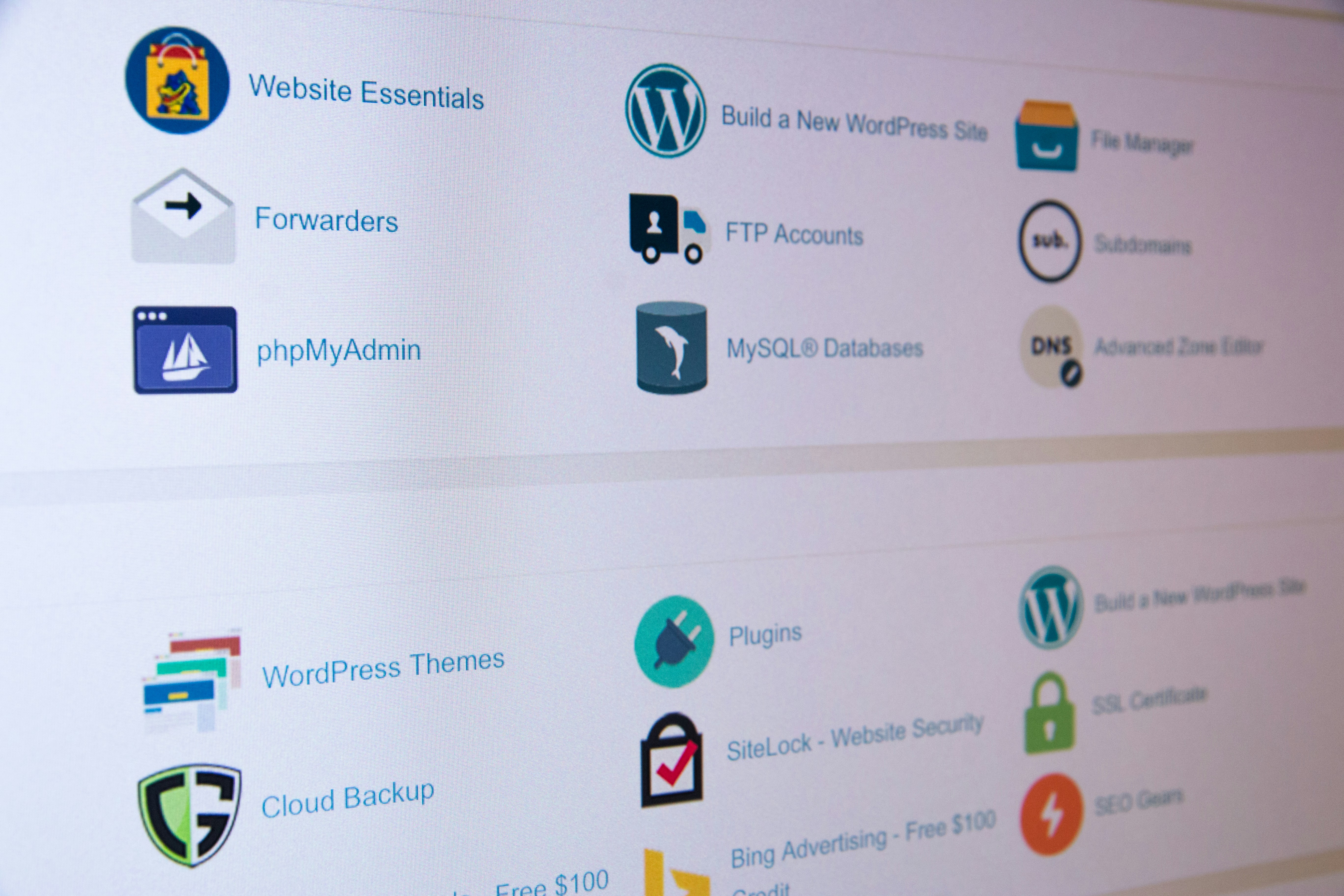 Image depicting various features of invoice generator tools